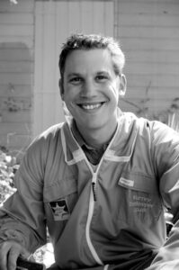 James Dearsley, Surrey Beekeeper - Beginning Beekeeper Advice - MOTHER EARTH NEWS Image